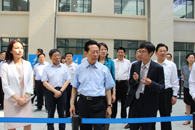 1527041449968819.jpg 陳昌智理事長在黃淮學院考察.jpg