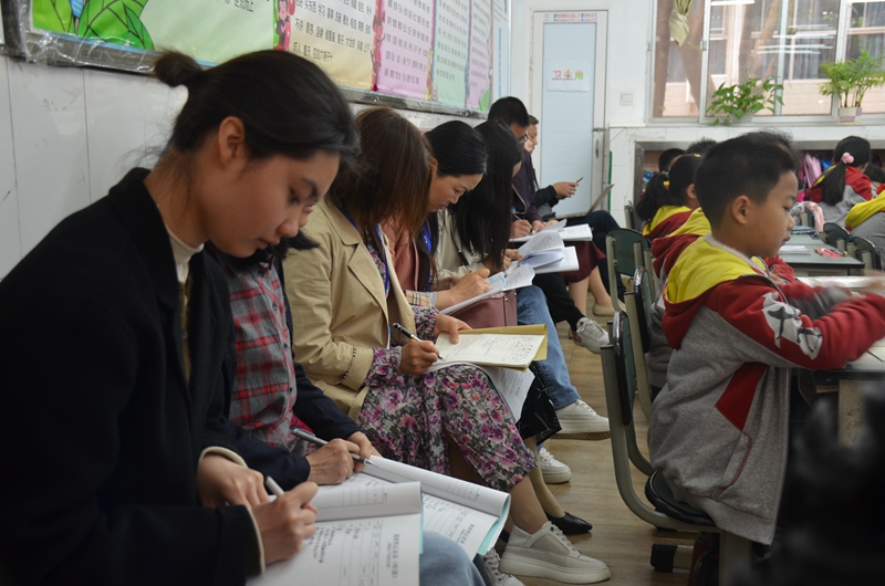 1617245735470072.jpg 阿壩茂縣鳳儀鎮(zhèn)小學(xué)到德外小學(xué)開展跟崗學(xué)習(xí)活動2.JPG