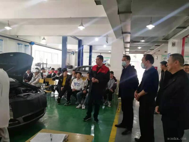 1648113585712402.png 西昌市第一中學校長崔太宗一行到西昌職校參觀考察實訓基地_副本.png